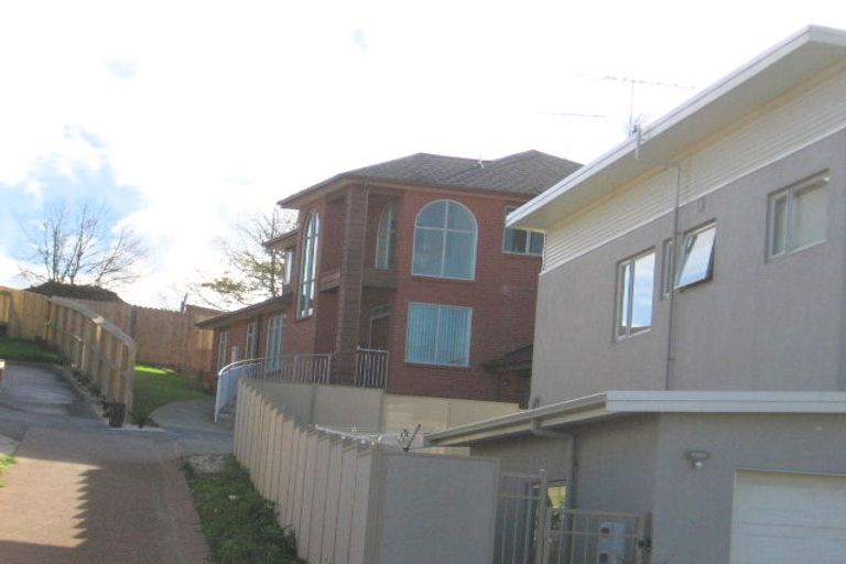 Photo of property in 61 Medallion Drive, Oteha, Auckland, 0632