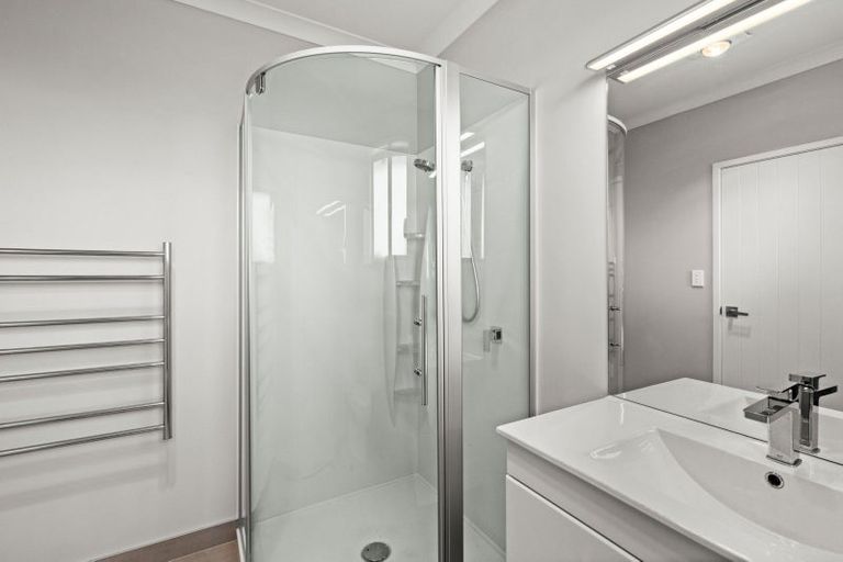 Photo of property in 18 Ruakituri Place, Te Awa, Napier, 4110