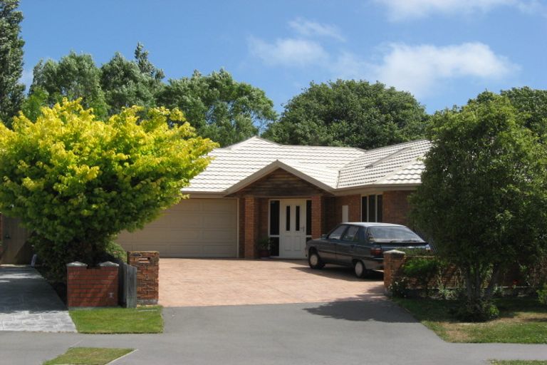 Photo of property in 35 Chesterfield Mews, Russley, Christchurch, 8042