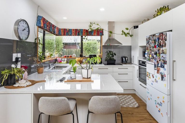 Photo of property in 2/14 Farquhars Road, Redwood, Christchurch, 8051