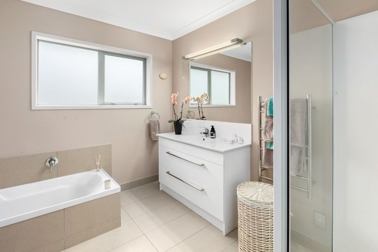 Photo of property in 1 Riverside Place, Katikati, 3129