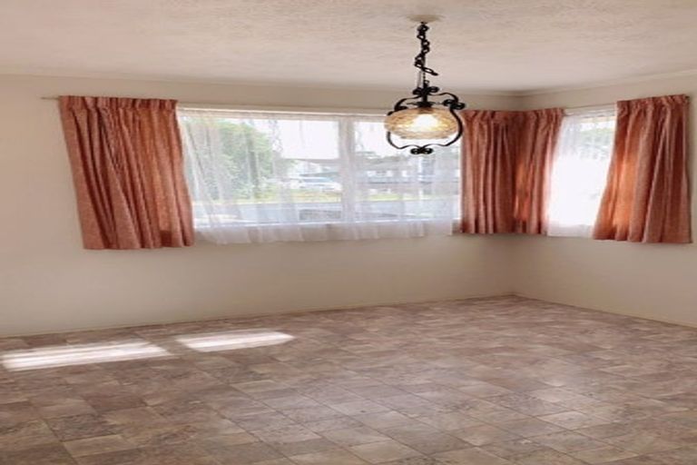 Photo of property in 6 Casuarina Road, Half Moon Bay, Auckland, 2012