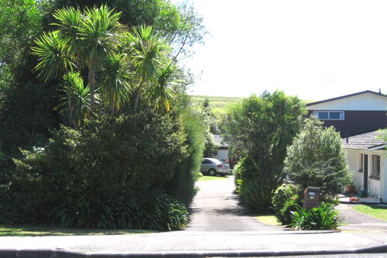 Photo of property in 2/17 Glenvar Road, Torbay, Auckland, 0630