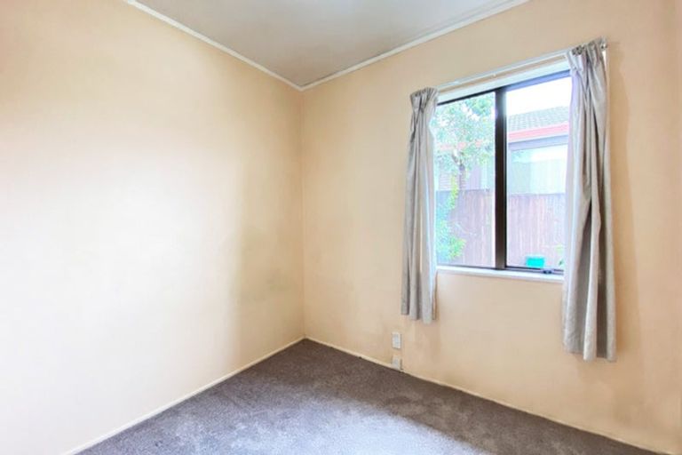 Photo of property in 2/79 Aberfeldy Avenue, Highland Park, Auckland, 2010