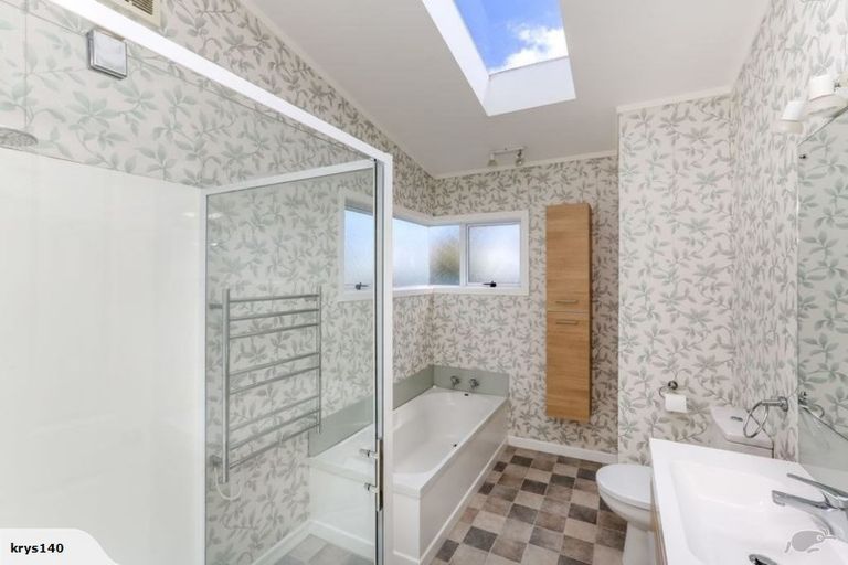 Photo of property in 60 Tukapa Street, Westown, New Plymouth, 4310