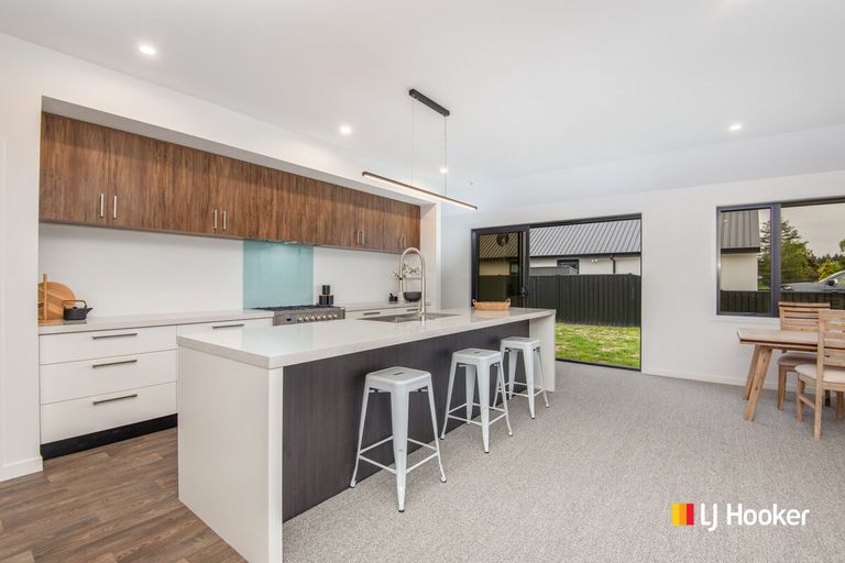 Photo of property in 44 Constitution Avenue, Milton, 9220