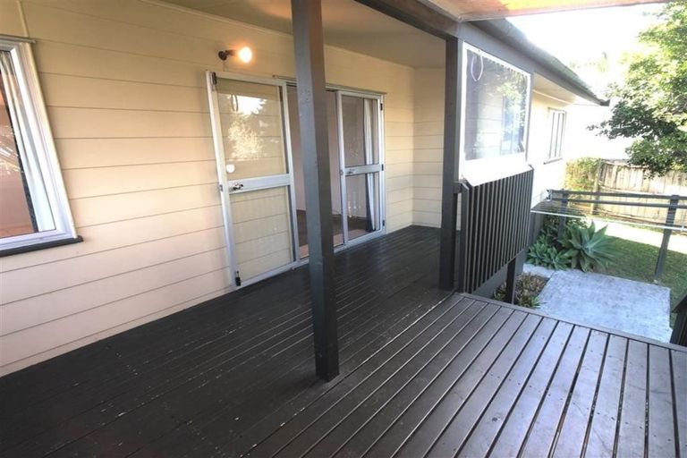 Photo of property in 147 Aviemore Drive, Highland Park, Auckland, 2010