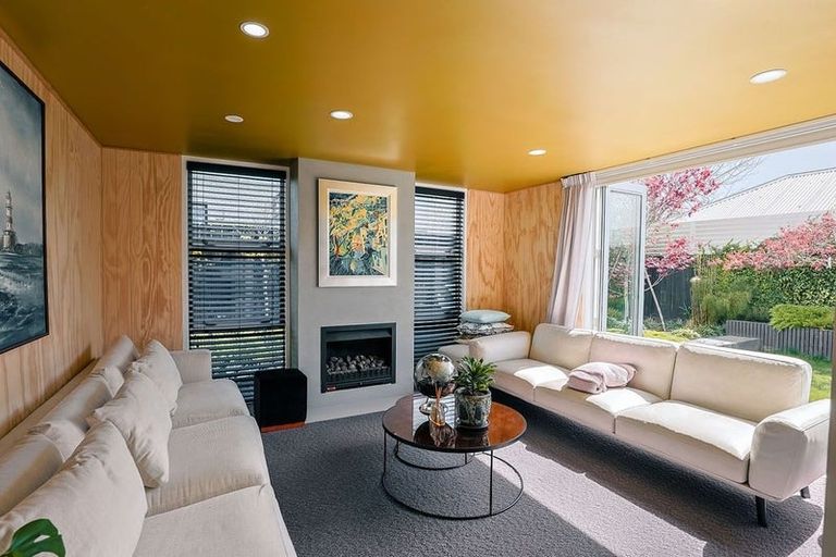 Photo of property in 76a Glandovey Road, Fendalton, Christchurch, 8052