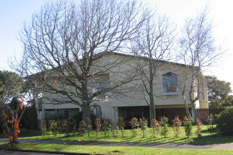 Photo of property in 23 Fielding Crescent, Farm Cove, Auckland, 2012