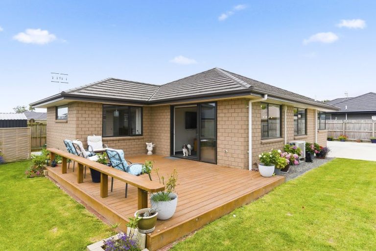 Photo of property in 4 Hawera Avenue, Levin, 5510