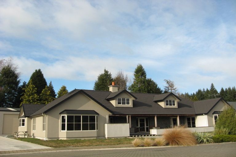 Photo of property in 12 Dalhousie Place, Te Anau, 9600