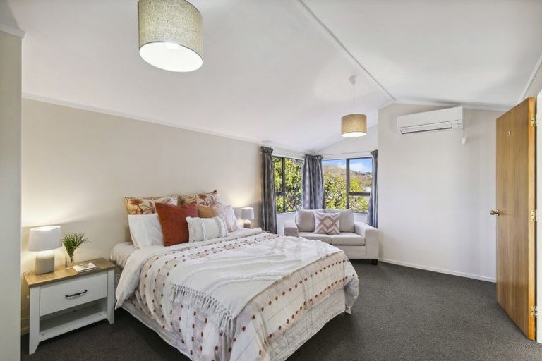 Photo of property in 2/29a Parkvale Road, Karori, Wellington, 6012