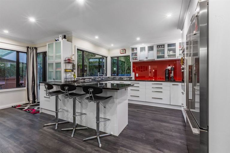 Photo of property in 2 Seascape View, Paremata, Porirua, 5024