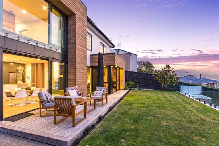 Photo of property in 14 Marama Crescent, Mount Pleasant, Christchurch, 8081