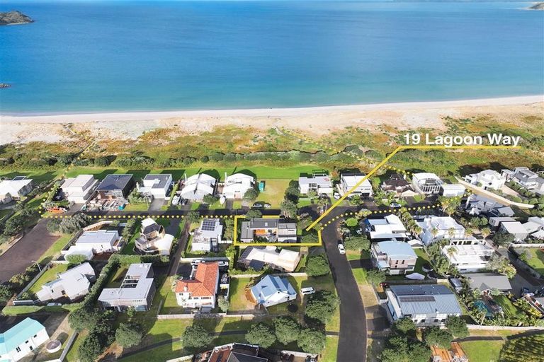 Photo of property in 19 Lagoon Way, Omaha, 0986