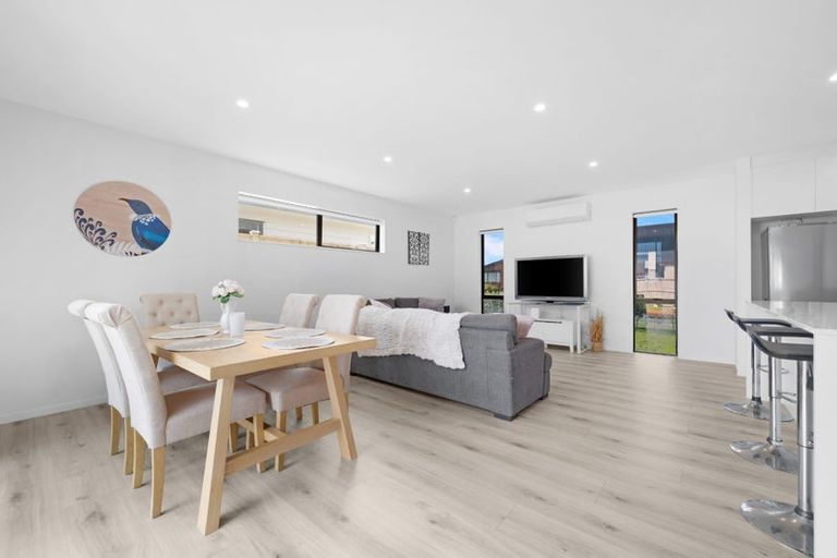 Photo of property in 1 Te Mura Crescent, Takanini, 2112