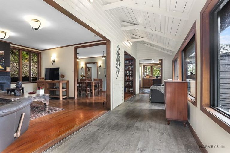 Photo of property in 27 Scenic Drive, Titirangi, Auckland, 0604