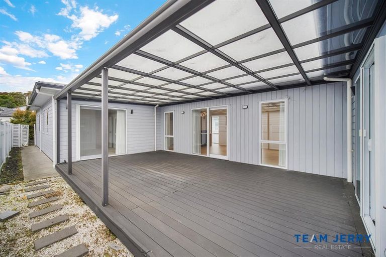 Photo of property in 67 Whare Kauri Road, Papakura, 2110