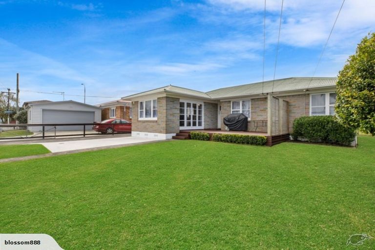 Photo of property in 1/4 Royal Arch Place, Rosehill, Papakura, 2113