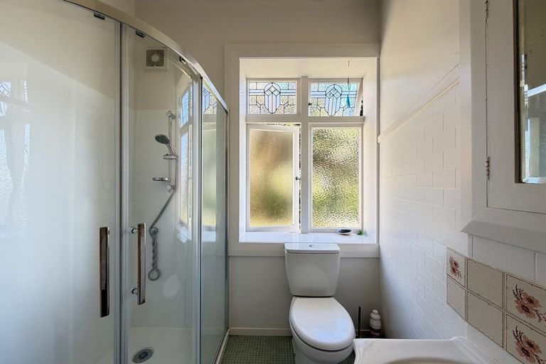 Photo of property in 2/134 Evans Bay Parade, Roseneath, Wellington, 6021