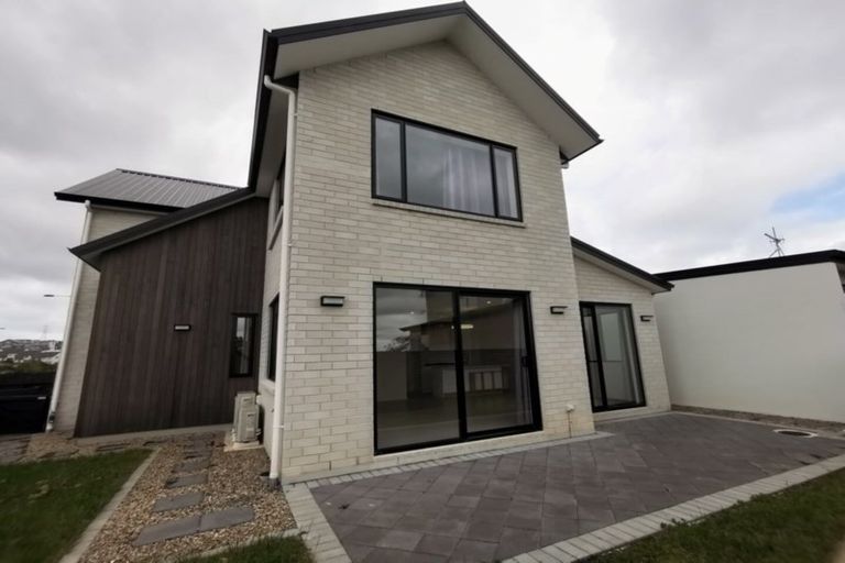 Photo of property in 29 Westgate Drive, Westgate, Auckland, 0614