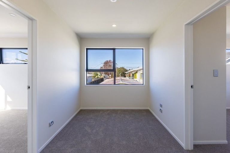 Photo of property in 6e Kaweka Street, New Lynn, Auckland, 0600