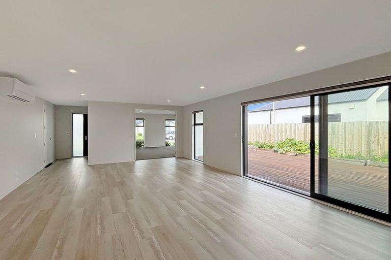 Photo of property in 14 Dalness Crescent, Halswell, Christchurch, 8025