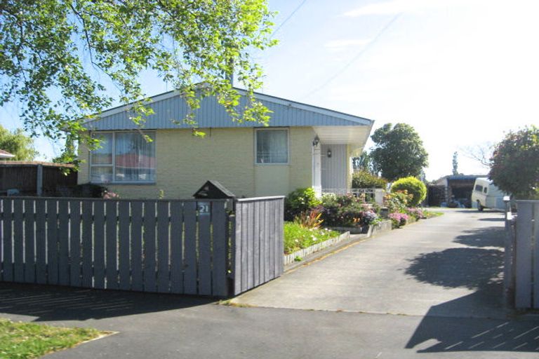 Photo of property in 21 Greenhaven Drive, Burwood, Christchurch, 8083