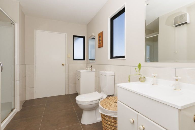 Photo of property in 20 Nether Green Crescent, Johnsonville, Wellington, 6037