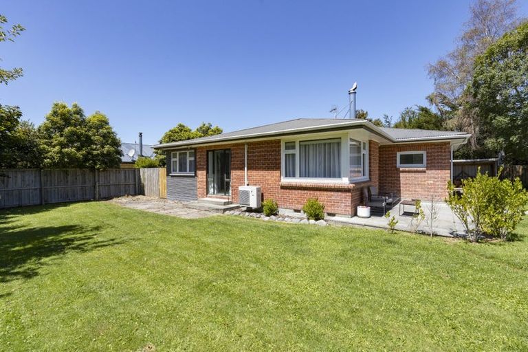 Photo of property in 144a High Street, Oxford, 7430