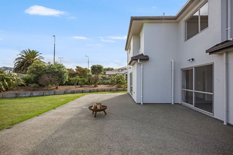 Photo of property in 2 Fiordland Place, Aotea, Porirua, 5024
