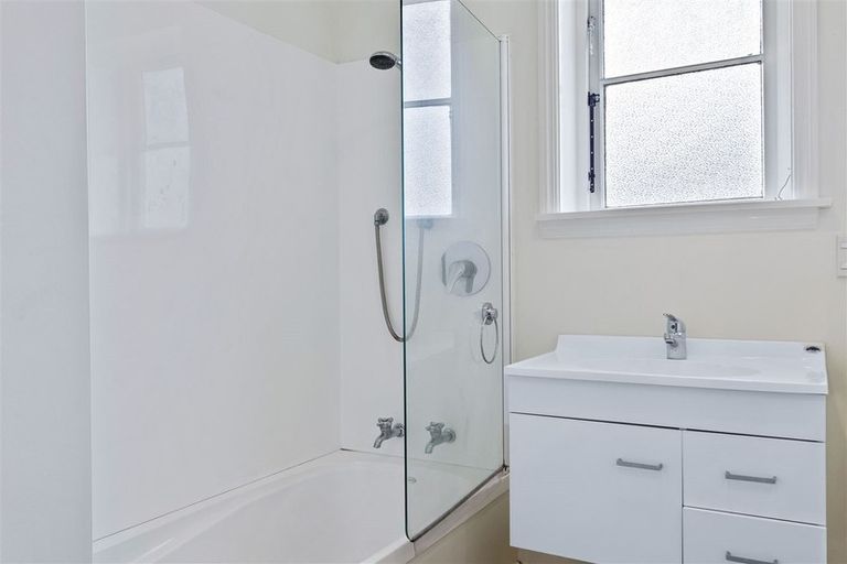 Photo of property in 22 Piko Crescent, Riccarton, Christchurch, 8041