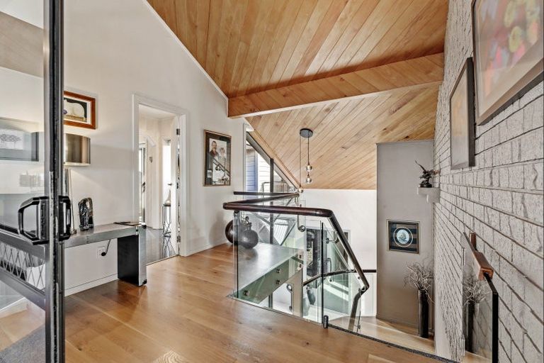 Photo of property in 5 Kotare Place, Sandspit, Warkworth, 0982