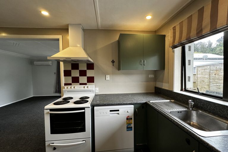 Photo of property in 10 Saint Albans Street, Bradford, Dunedin, 9011