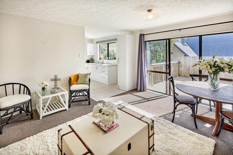 Photo of property in 2/11 Te Arawi Street, Takapuwahia, Porirua, 5022