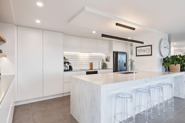 Photo of property in Weekeston Apartments, 2 Nobs Line, Strandon, New Plymouth, 4312