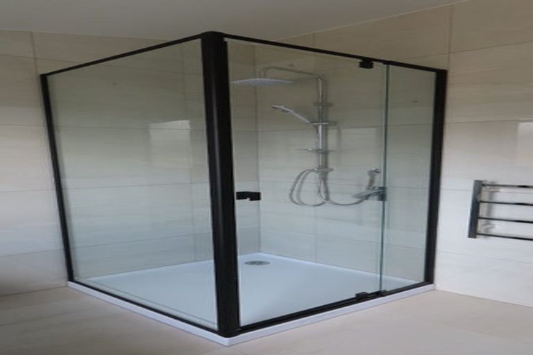 Photo of property in 77 Chichester Drive, Rosehill, Papakura, 2113