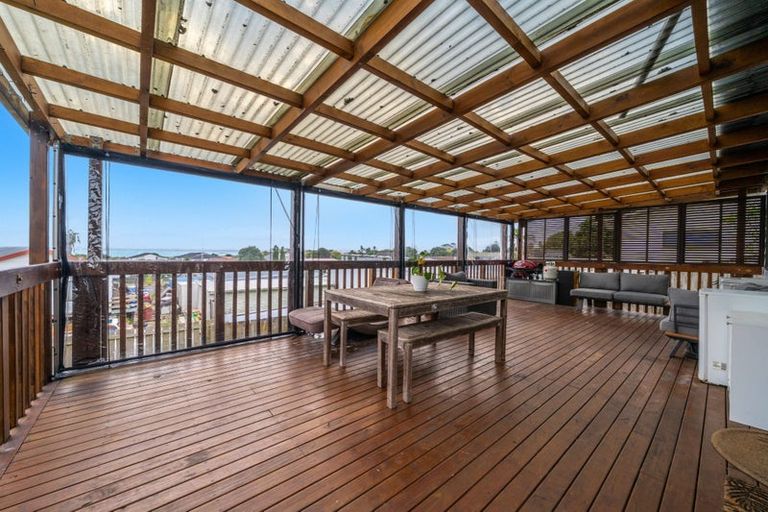 Photo of property in 2/39 Templeton Place, Clendon Park, Auckland, 2103