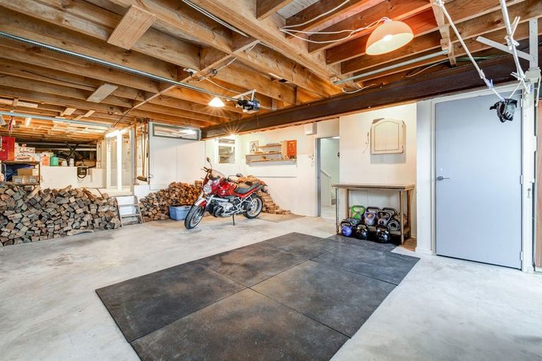 Photo of property in 25a Tindalls Bay Road, Tindalls Beach, Whangaparaoa, 0930