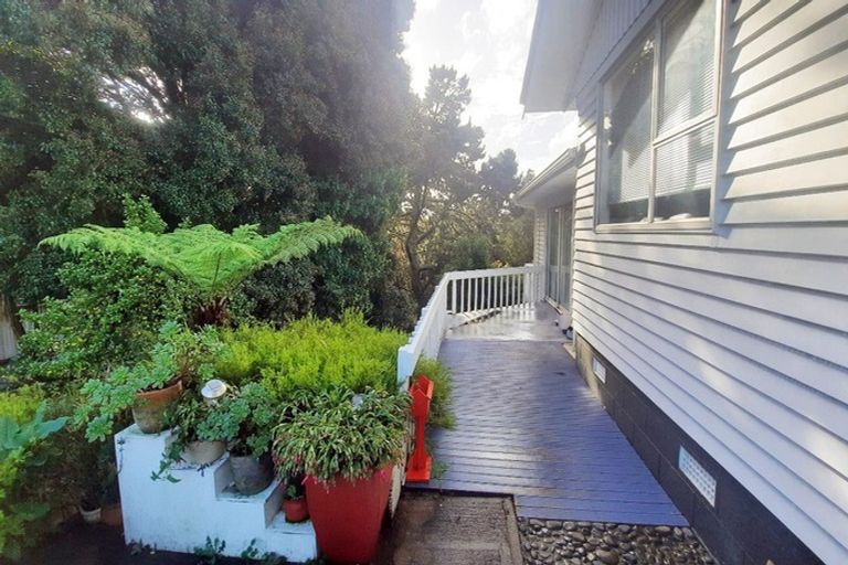 Photo of property in 9 Bryers Place, Bayview, Auckland, 0629
