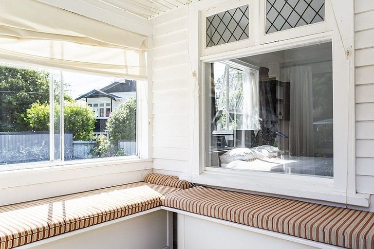 Photo of property in 13 Bracken Street, New Plymouth, 4310