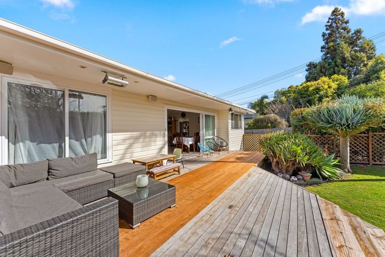 Photo of property in 1/296 Wairau Road, Glenfield, Auckland, 0629