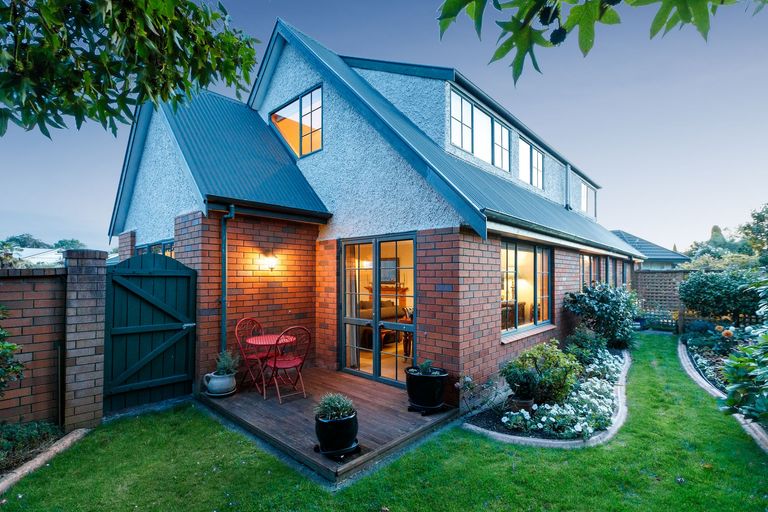 Photo of property in 7a Palm Avenue, Hokowhitu, Palmerston North, 4410