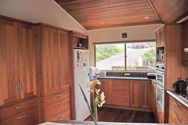 Photo of property in 58 Grand View Road, Leigh, 0985