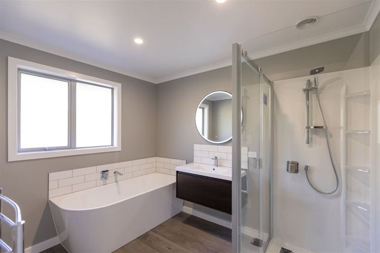 Photo of property in 45 Great North Road, Waipawa, 4210