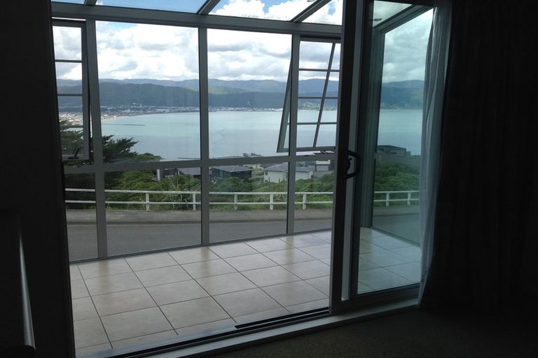 Photo of property in 36b Tamworth Crescent, Newlands, Wellington, 6037