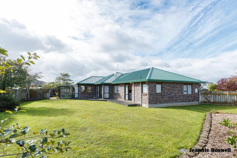 Photo of property in 19 Clearview Drive, Milson, Palmerston North, 4414