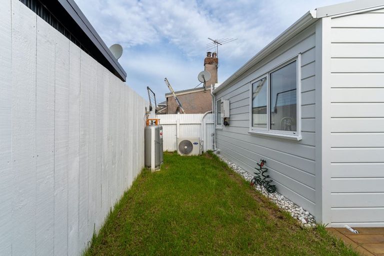 Photo of property in 8 Cashel Street, South Dunedin, Dunedin, 9012