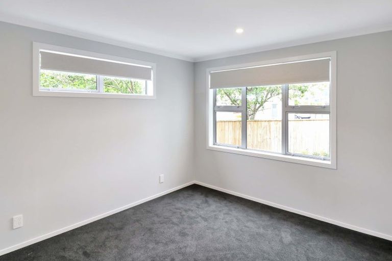 Photo of property in 4d Horoeka Street, Stokes Valley, Lower Hutt, 5019