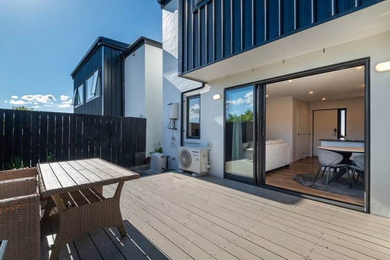 Photo of property in 2/36 Kaipatiki Road, Glenfield, Auckland, 0629